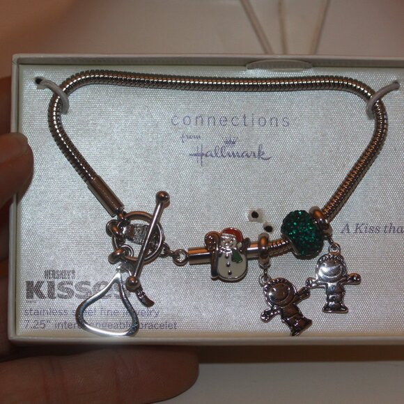 NEW Hallmarks Connections Hershey Kisses Toggle Charm Bracelet RARE - Picture 1 of 3
